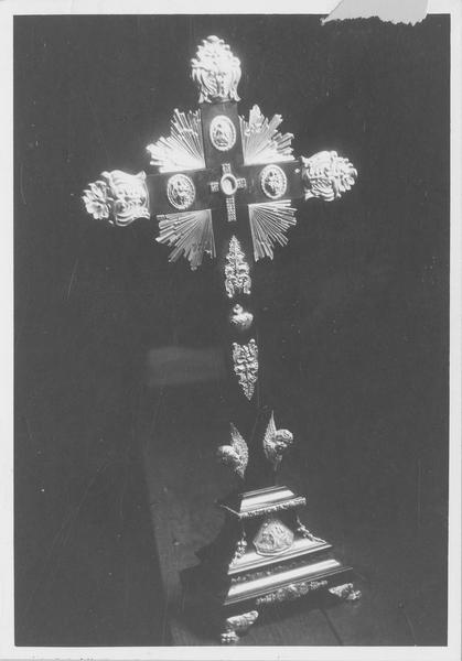 croix-reliquaire de la sainte Epine, vue générale - © Ministère de la Culture (France), Médiathèque du patrimoine et de la photographie (objets mobiliers), tous droits réservés