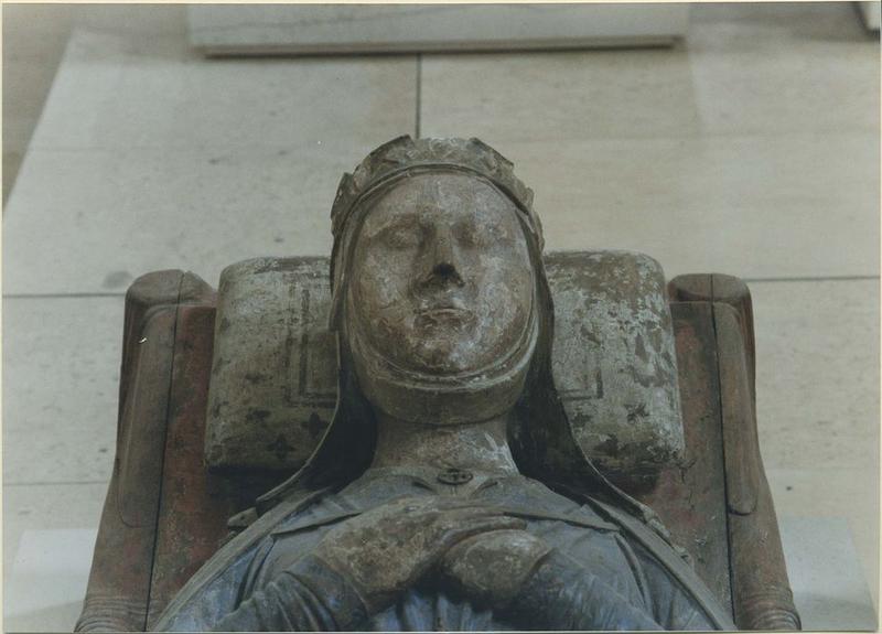 statue funéraire d'Isabelle d'Angoulême, femme de Jean sans terre, détail