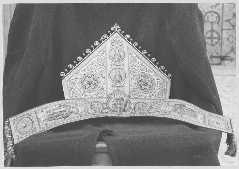 mitre de Mgr Freppel