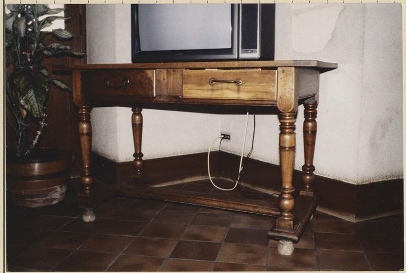 table - © Ministère de la Culture (France), Médiathèque du patrimoine et de la photographie (objets mobiliers), tous droits réservés