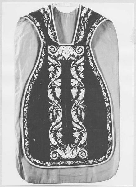 chasuble - © Ministère de la Culture (France), Médiathèque du patrimoine et de la photographie (objets mobiliers), tous droits réservés