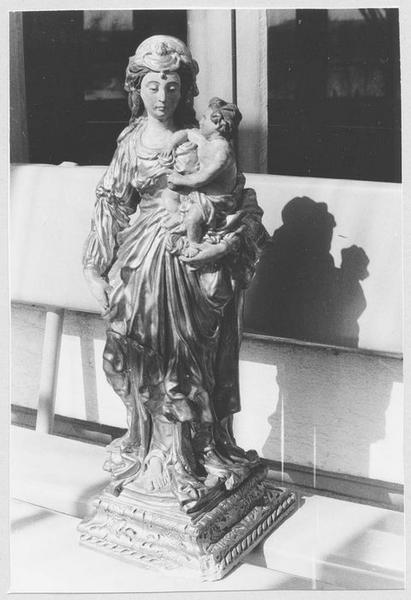 statue : Vierge à l'Enfant - © Ministère de la Culture (France), Médiathèque du patrimoine et de la photographie (objets mobiliers), tous droits réservés