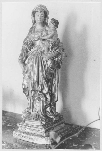 statue : Vierge à l'Enfant - © Ministère de la Culture (France), Médiathèque du patrimoine et de la photographie (objets mobiliers), tous droits réservés
