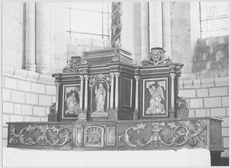 autel, gradin d'autel, tabernacle, retable (contretable)