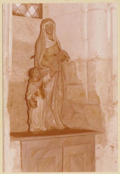 statue : Sainte Anne et la Vierge enfant