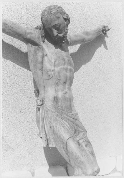 Détail d'une statue (crucifix) : Christ