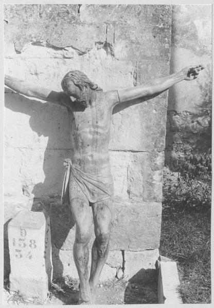 statue (crucifix) : Christ de face