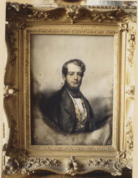 cheminée monumentale, détail, jambage gauche ; tableau : Portrait d'Alfred de Mieulle