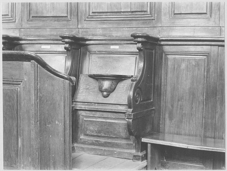 stalles, lambris de revêtement