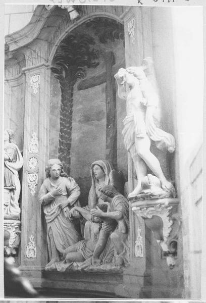 retable, groupe sculpté : la Déposition de croix, 2 statues : saint Sébastien, saint Louis