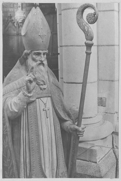 statue : Saint Aubin - © Ministère de la Culture (France), Médiathèque du patrimoine et de la photographie (objets mobiliers), tous droits réservés