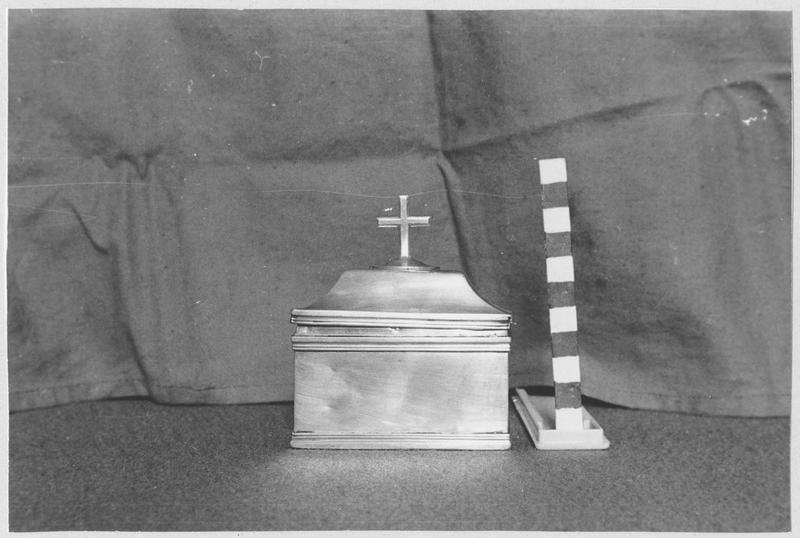 Coffret aux saintes huiles (boîte aux saintes huiles)