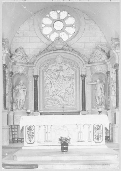 retable du maître-autel et bas relief central : la Résurrection, et statues de Saint Maurice et Saint Michel terrassant la dragon - © Ministère de la Culture (France), Médiathèque du patrimoine et de la photographie (objets mobiliers), tous droits réservés