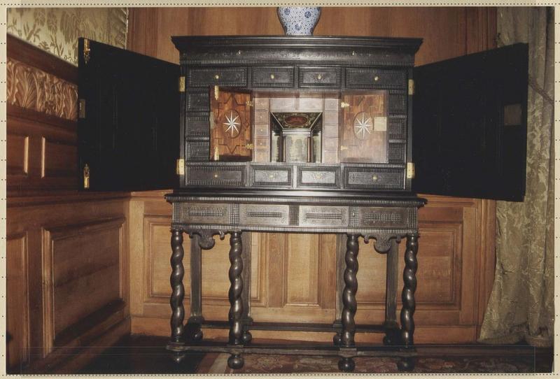 cabinet - © Ministère de la Culture (France), Médiathèque du patrimoine et de la photographie (objets mobiliers), tous droits réservés