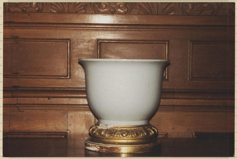 vase décoratif - © Ministère de la Culture (France), Médiathèque du patrimoine et de la photographie (objets mobiliers), tous droits réservés