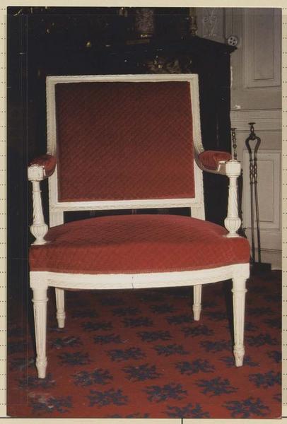 fauteuil, style Louis XVI - © Ministère de la Culture (France), Médiathèque du patrimoine et de la photographie (objets mobiliers), tous droits réservés