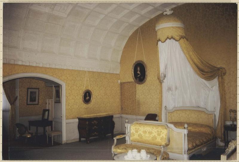 lit à baldaquin, style Louis XVI - © Ministère de la Culture (France), Médiathèque du patrimoine et de la photographie (objets mobiliers), tous droits réservés