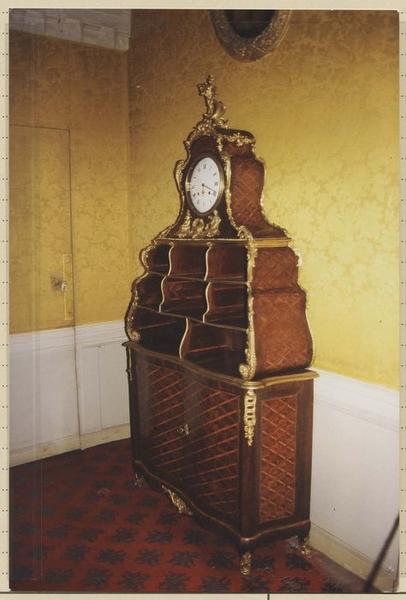 cartonnier-horloge - © Ministère de la Culture (France), Médiathèque du patrimoine et de la photographie (objets mobiliers), tous droits réservés