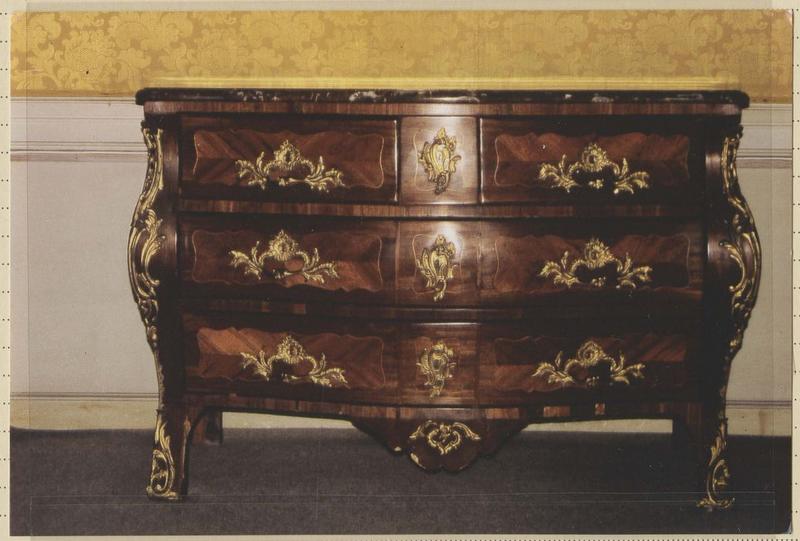 commode - © Ministère de la Culture (France), Médiathèque du patrimoine et de la photographie (objets mobiliers), tous droits réservés