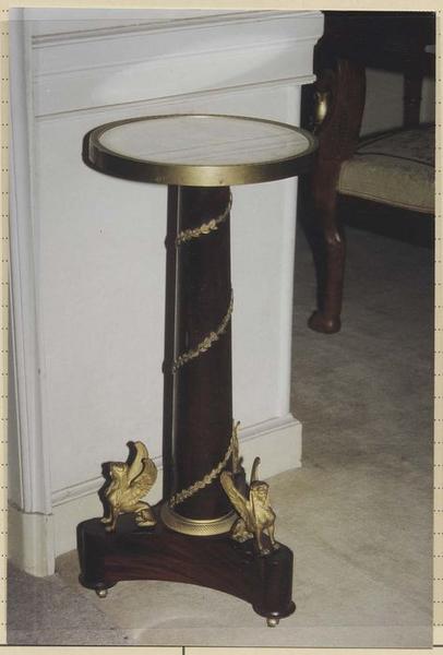 assiette montée (guéridon) - © Ministère de la Culture (France), Médiathèque du patrimoine et de la photographie (objets mobiliers), tous droits réservés