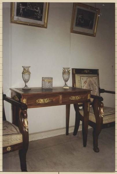 table - © Ministère de la Culture (France), Médiathèque du patrimoine et de la photographie (objets mobiliers), tous droits réservés