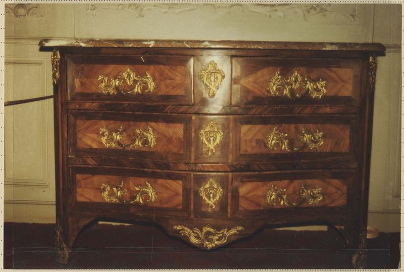 commode - © Ministère de la Culture (France), Médiathèque du patrimoine et de la photographie (objets mobiliers), tous droits réservés