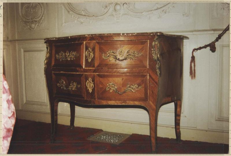 commode - © Ministère de la Culture (France), Médiathèque du patrimoine et de la photographie (objets mobiliers), tous droits réservés