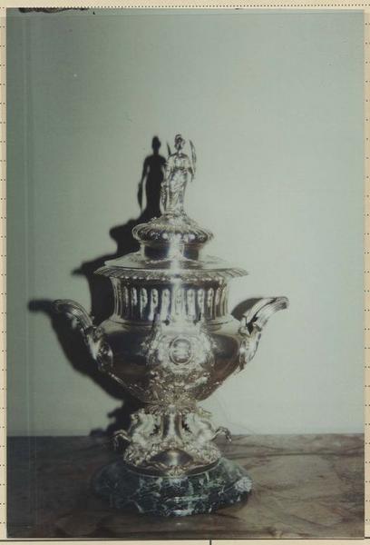 trophée (pot couvert) - © Ministère de la Culture (France), Médiathèque du patrimoine et de la photographie (objets mobiliers), tous droits réservés