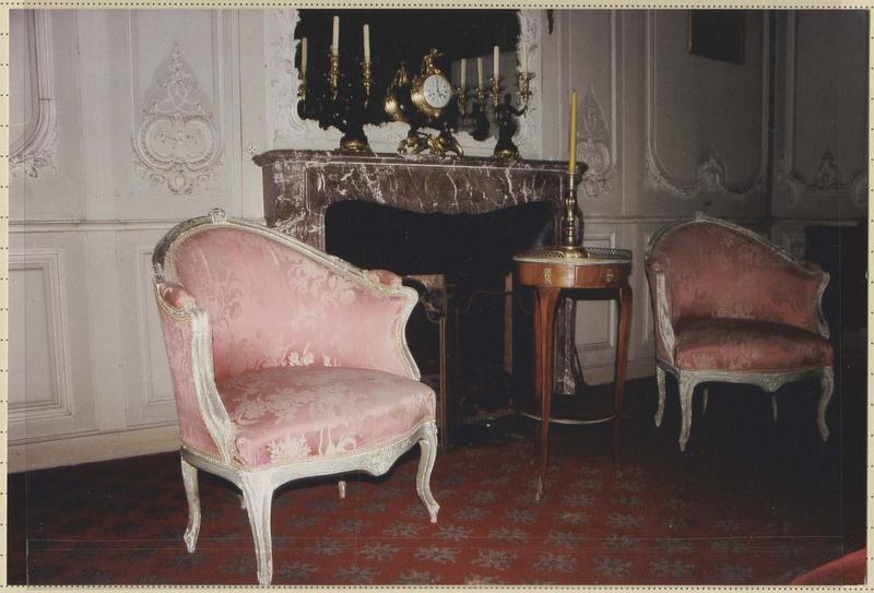 2 fauteuils (bergères) - © Ministère de la Culture (France), Médiathèque du patrimoine et de la photographie (objets mobiliers), tous droits réservés