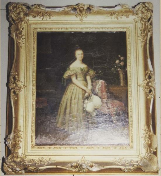 tableau et son cadre : Scène d'intérieur, jeune femme debout - © Ministère de la Culture (France), Médiathèque du patrimoine et de la photographie (objets mobiliers), tous droits réservés