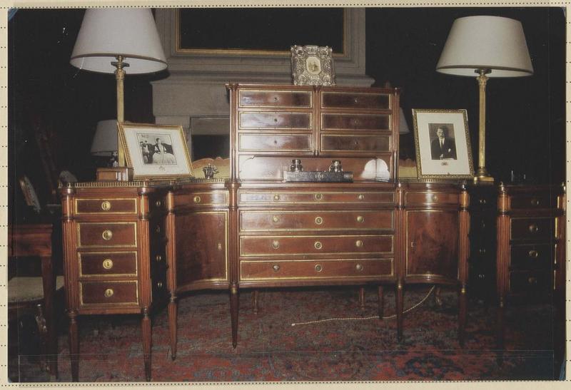 bureau à gradin, style Louis XVI - © Ministère de la Culture (France), Médiathèque du patrimoine et de la photographie (objets mobiliers), tous droits réservés