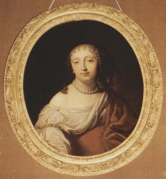 tableau et son cadre : Portrait d'une femme de face dans une robe blanche - © Ministère de la Culture (France), Médiathèque du patrimoine et de la photographie (objets mobiliers), tous droits réservés
