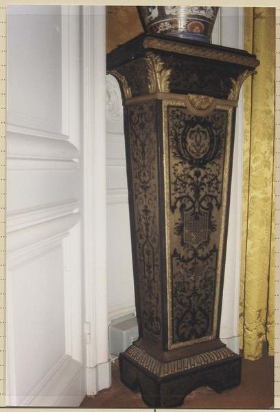 piédestal : gaine Boulle - © Ministère de la Culture (France), Médiathèque du patrimoine et de la photographie (objets mobiliers), tous droits réservés