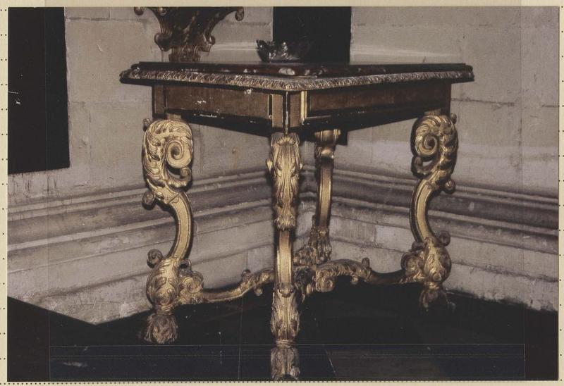table - © Ministère de la Culture (France), Médiathèque du patrimoine et de la photographie (objets mobiliers), tous droits réservés