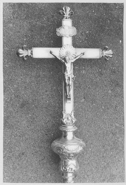 croix de procession - © Ministère de la Culture (France), Médiathèque du patrimoine et de la photographie (objets mobiliers), tous droits réservés