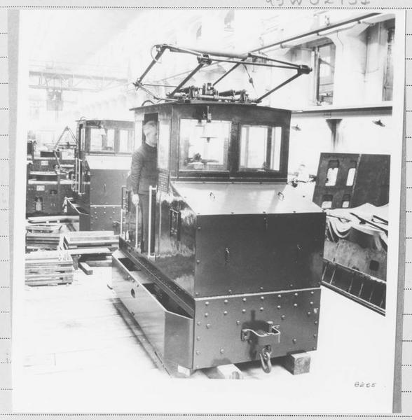 locomotive électrique Schneider-Westinghouse, à voie inférieure à 1 mètre, B n° 2