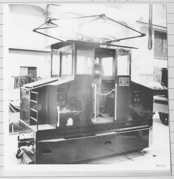 locomotive électrique Schneider-Westinghouse, à voie inférieure à 1 mètre, B n° 2
