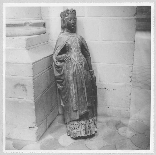 statue : Sainte Catherine