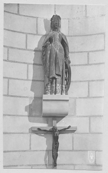 statue : Sainte Catherine