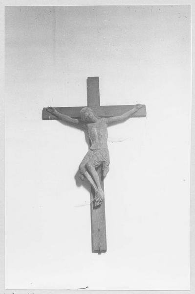 Croix : Christ en croix