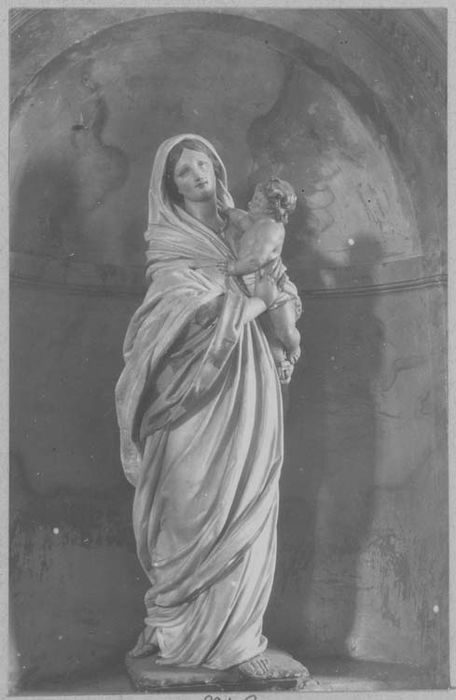 statue : Vierge à l'Enfant
