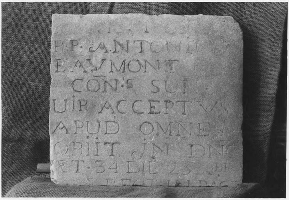 Plaque funéraire (inscription) des Augustins