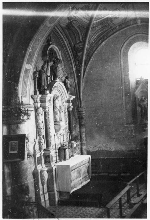 retable de Saint-Jean-Baptiste et quatre statues : Saint Jean-Baptiste, Saint Joseph et l'Enfant Jésus, Saint Eutrope (ou Saint Aignan ?) et Saint Fiacre