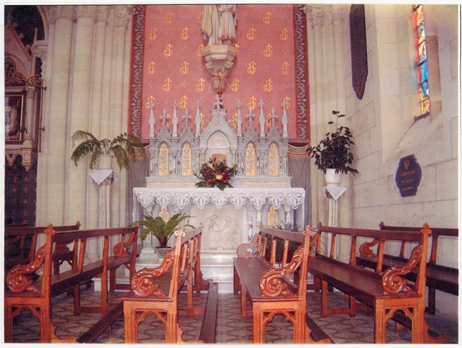 autel latéral de Saint-Joseph, bas-relief : Mort de saint Joseph, gradins d'autel, tabernacle et peinture monumentale - © Ministère de la Culture (France), Médiathèque du patrimoine et de la photographie, diffusion GrandPalaisRmn Photo