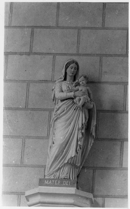 Statue : Vierge à l'Enfant