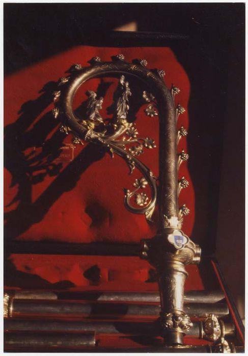 crosse épiscopale et son coffret - © Ministère de la Culture (France), Médiathèque du patrimoine et de la photographie, diffusion GrandPalaisRmn Photo