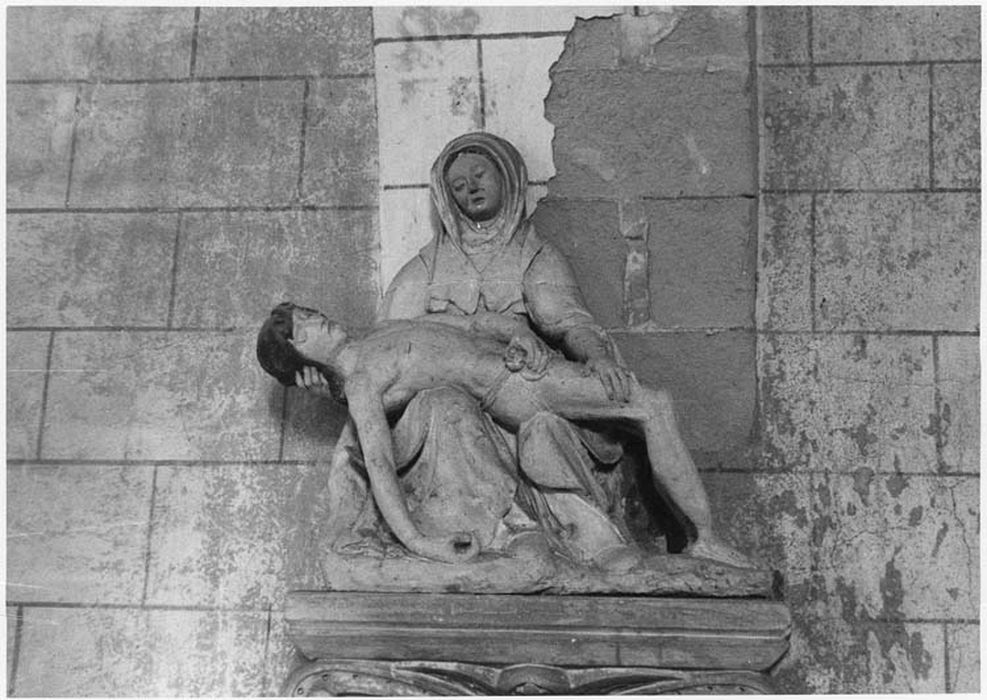 groupe sculpté : Vierge de Pitié
