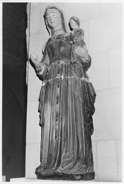 Statue : Vierge à l'Enfant