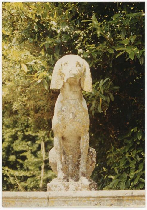 statue : chien