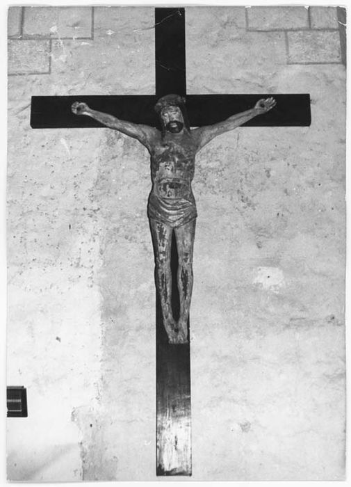 Statue : Christ en croix